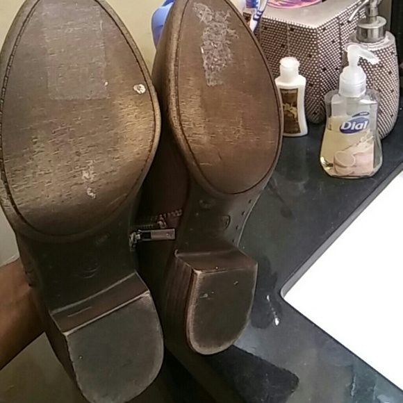 Fabulous lucky Brand basal bootie - Picture 3 of 5